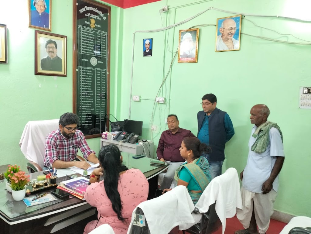 उपायुक्त ने प्रखण्ड सह अंचल कार्यालय पत्थलगडा पहुंच प्रखण्ड समन्वय समिति की बैठक किया,वीर शहीद पोटो हो खेल विकास योजना, मुख्यमंत्री कन्यादान योजना, प्रधानमंत्री मातृत्व वंदना योजना समेत सभी अन्य क्रियान्वित योजनाओं की हुई समीक्षा